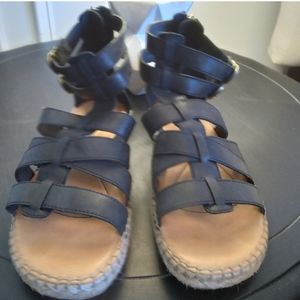 Born Drilles Women's Size 10 Leather Gladiator Sandals Black W/2 Buckles